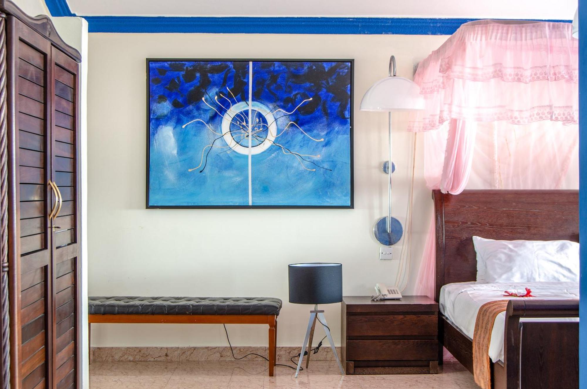 Sai Rock Beach Hotel & Spa Bamburi Δωμάτιο φωτογραφία